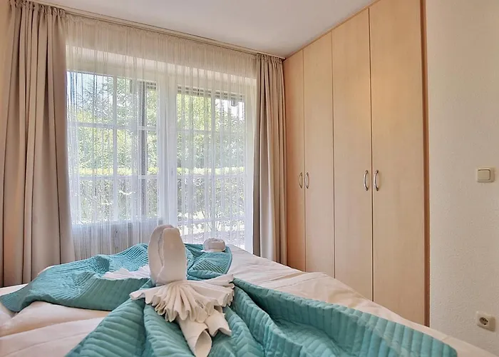 Am Rosenhain 6 Am Rosenhain 6 3 *